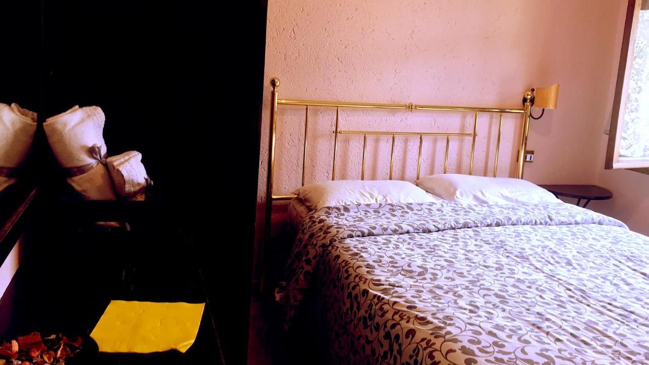 Costacciaro Pian D'Isola Bed & Breakfast エクステリア 写真