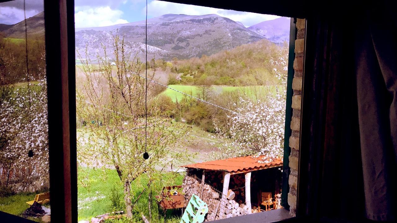 Costacciaro Pian D'Isola Bed & Breakfast エクステリア 写真